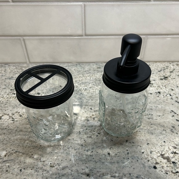 Toothbrush holder with matching soap dispenser - Picture 1 of 3